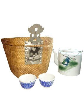 Antique Chinese Porcelain Tea Set Insulated Bamboo Basket Teapot 2 Teacups READ